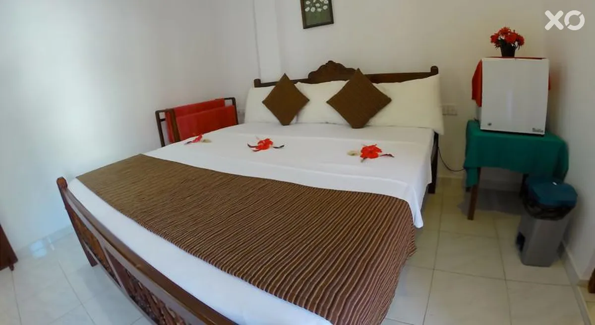Royal Beach Hotel & Restaurant