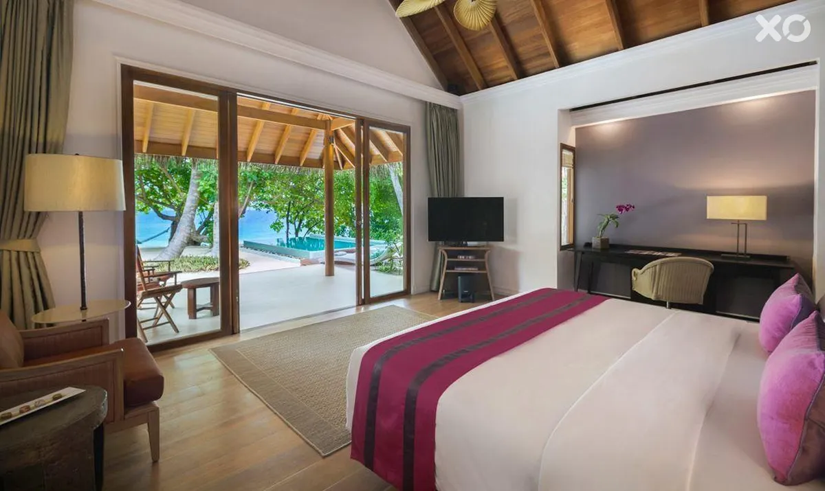 Dusit Thani Maldives Hotel