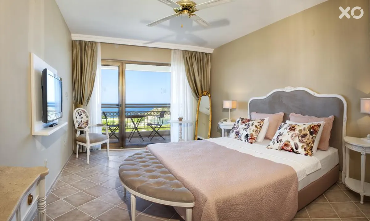 Carina Hotel