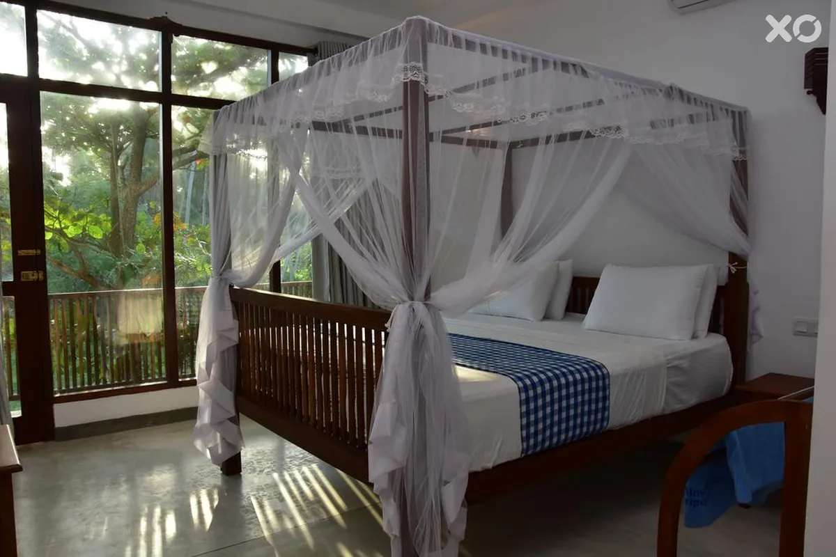 Green Almond Hotel