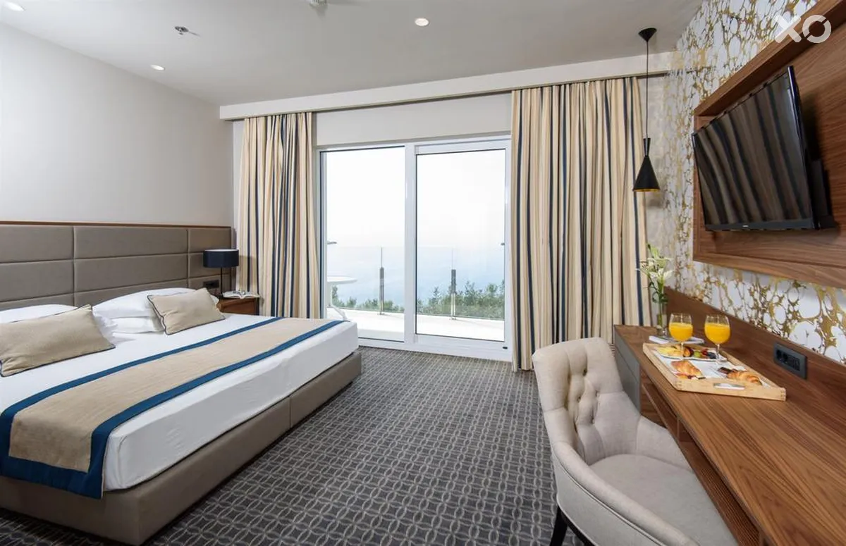 Royal Ariston Hotel