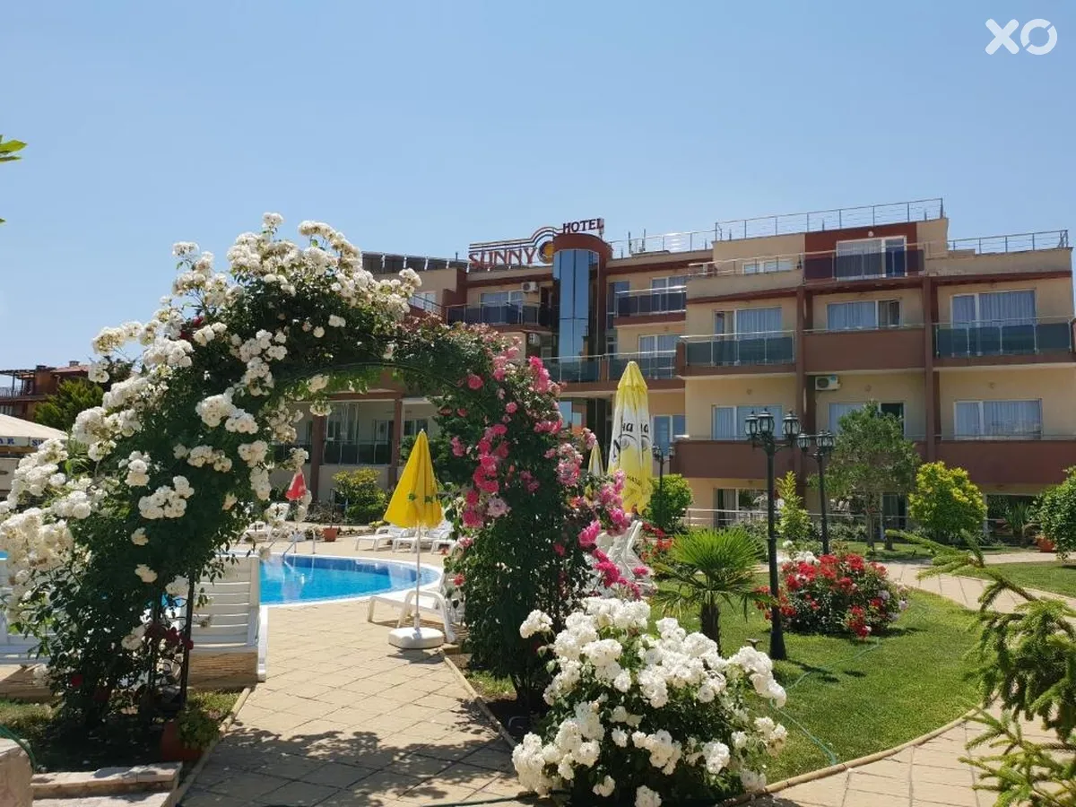 Sunny Hotel