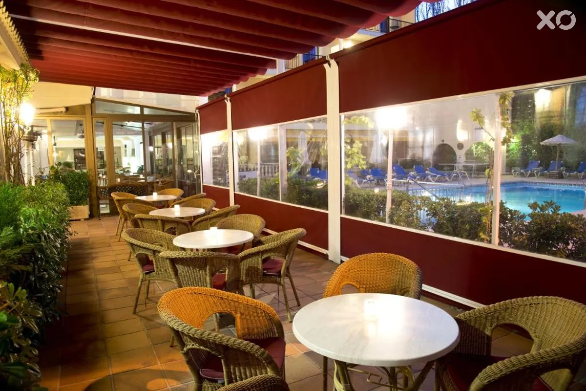 Amoros Hotel