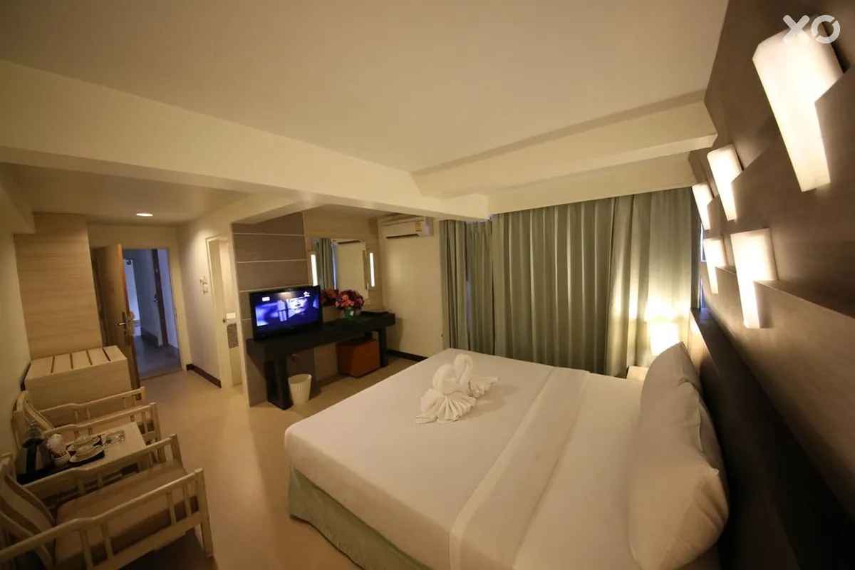 Sunshine Hotel & Residences