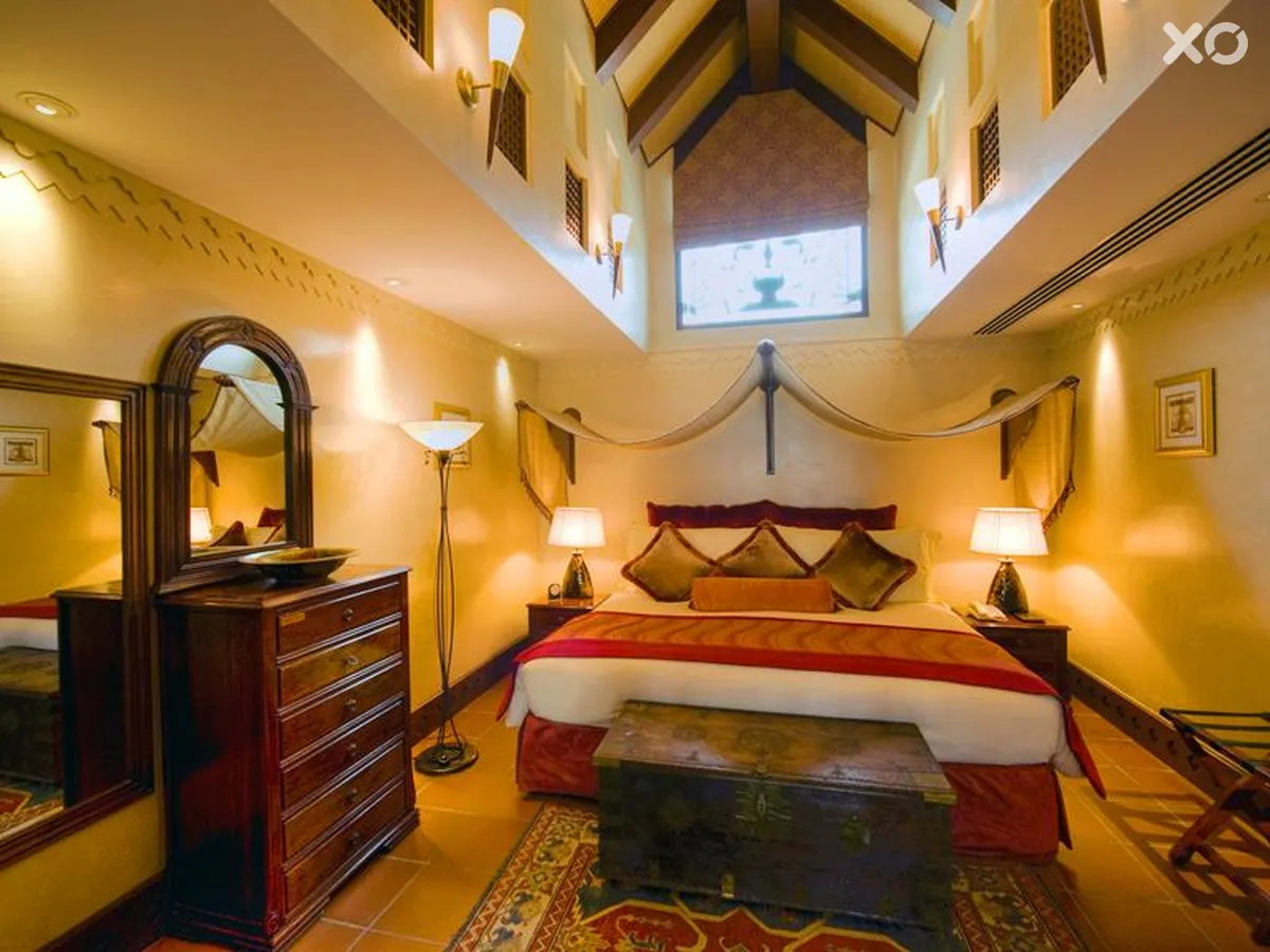 Jumeirah Beach Hotel & Beit Al Bahar Villas