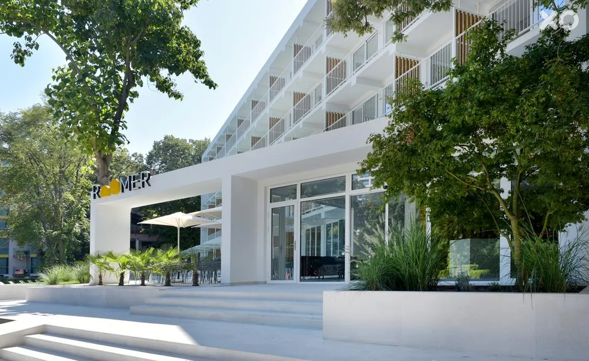 Ibis Styles Golden Sands Roomer Hotel