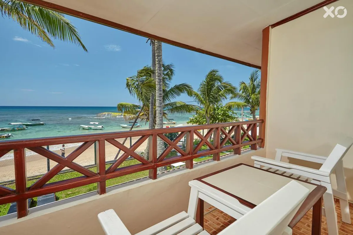 Coral Sands Hotel