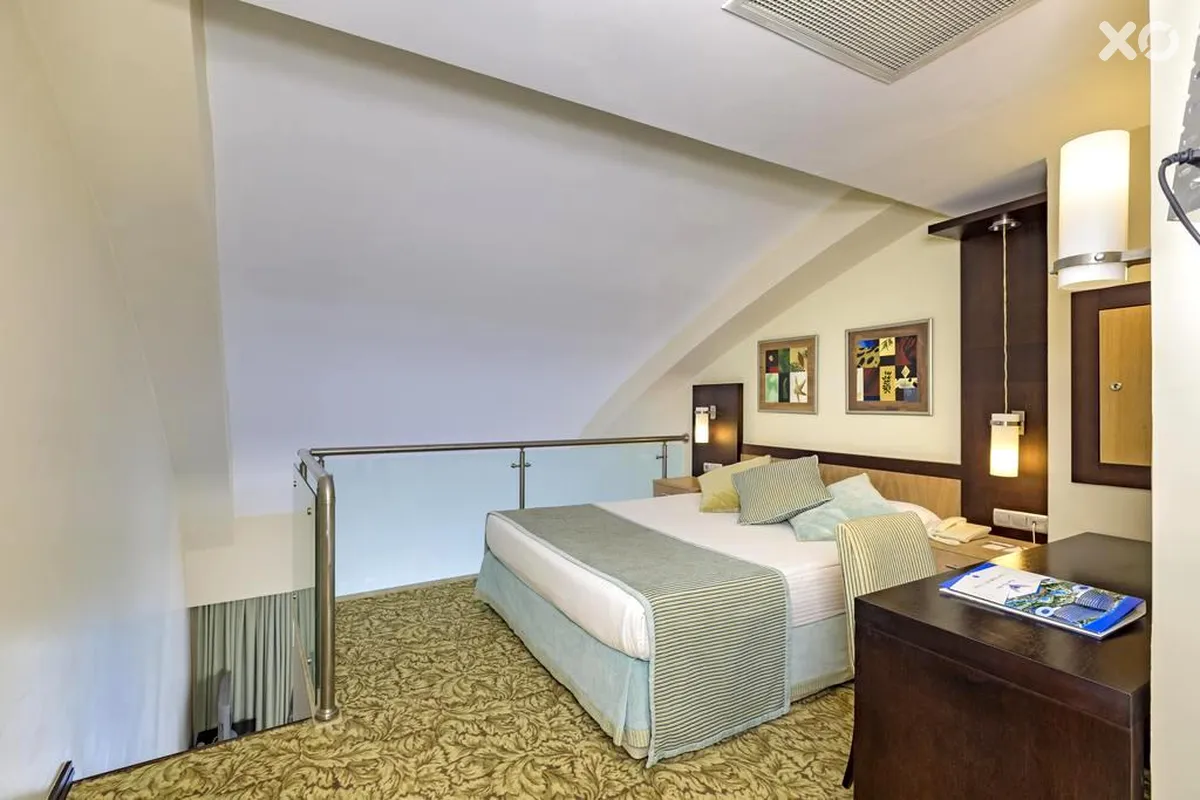 Royal Wings Hotel