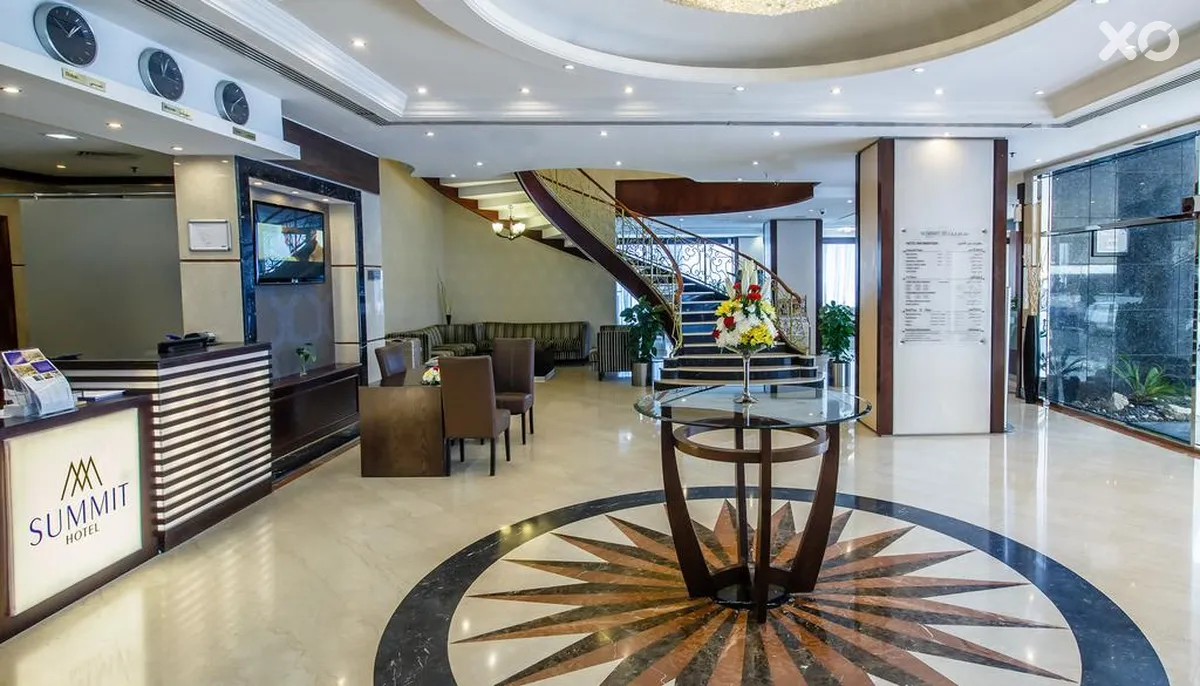 Landmark Summit Hotel