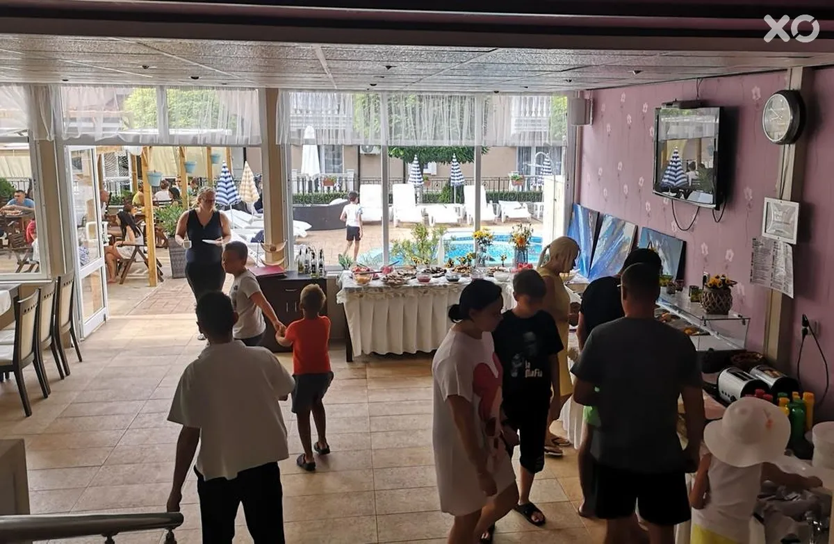 Tropics Hotel