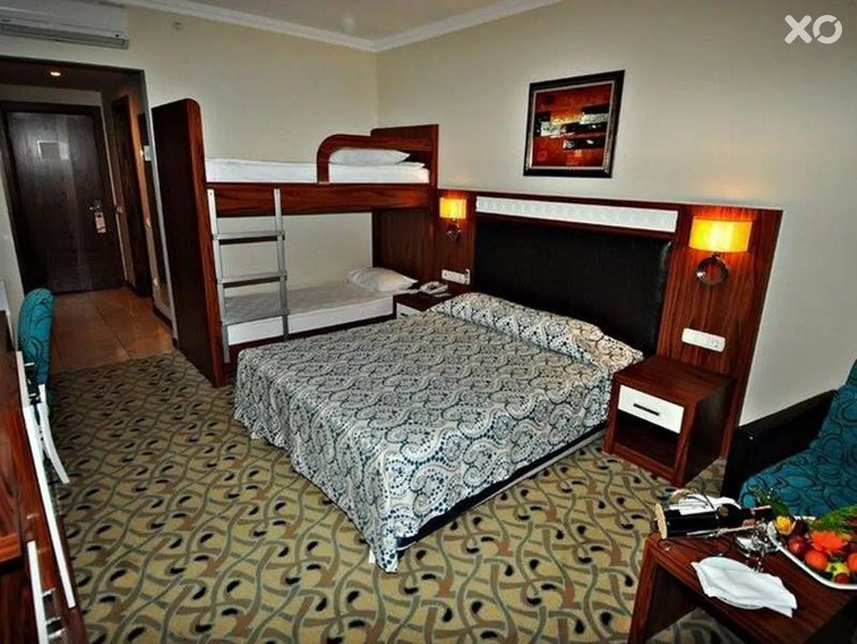 Club Side Coast Hotel