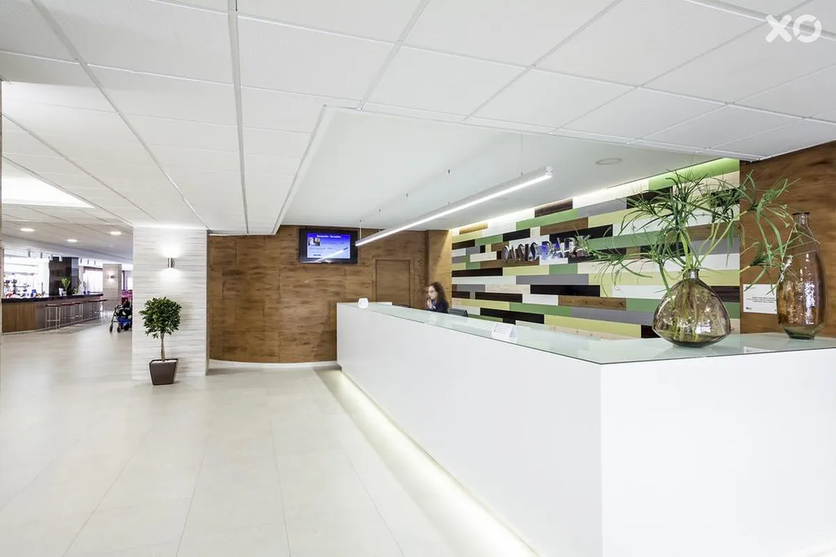 Oasis Park Hotel