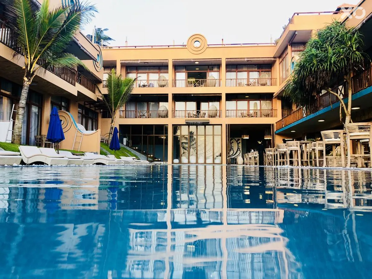 Thaproban Pavilion Waves Unawatuna
