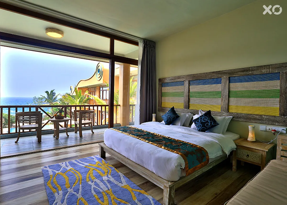 Thaproban Pavilion Waves Unawatuna