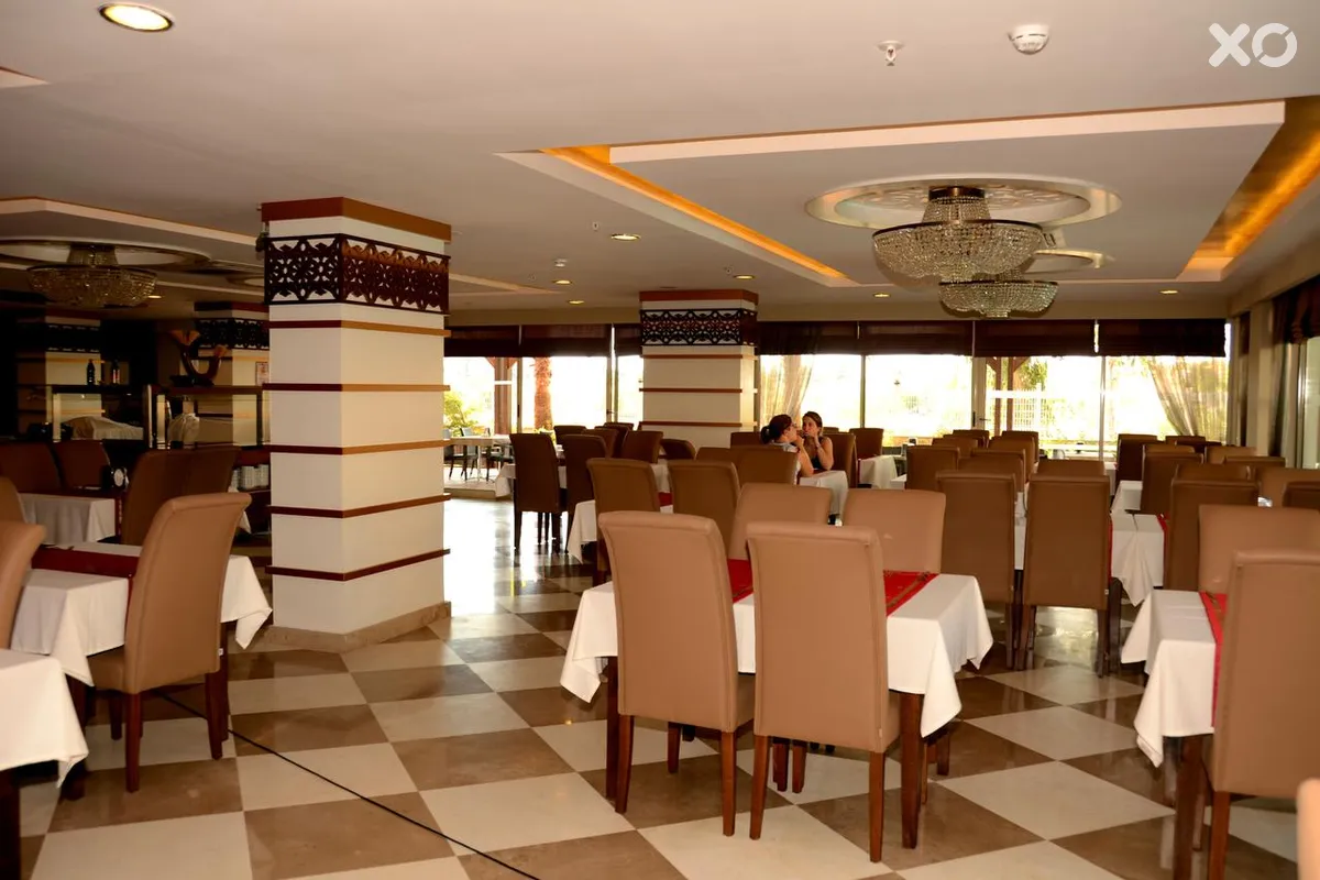 Adella Side Hotel