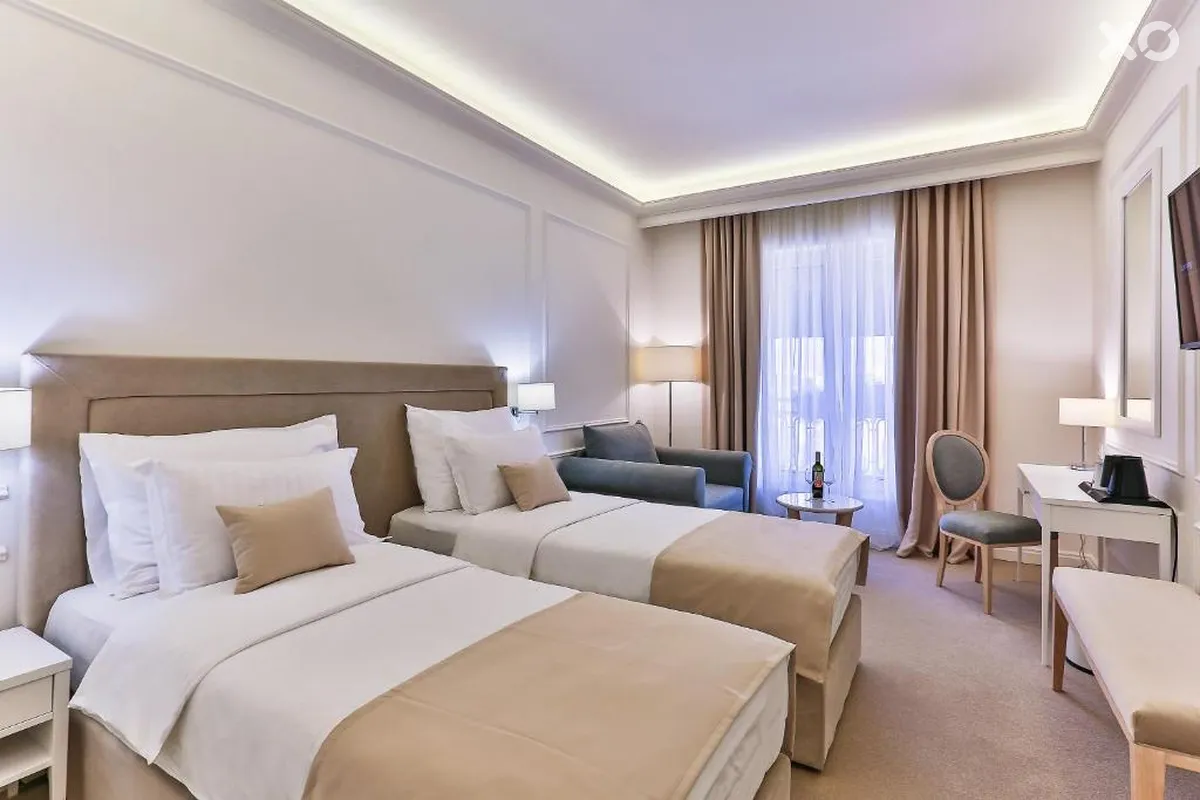 Crown Hotel