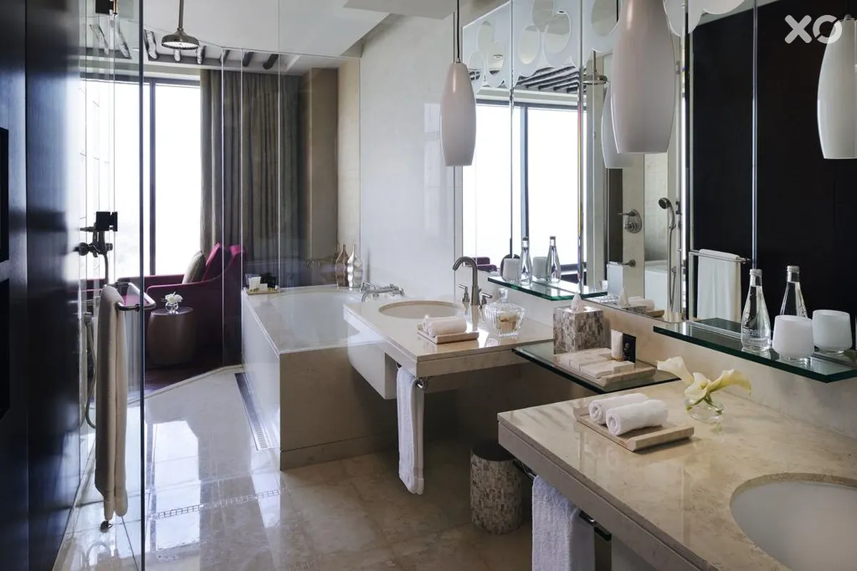 The H Hotel
