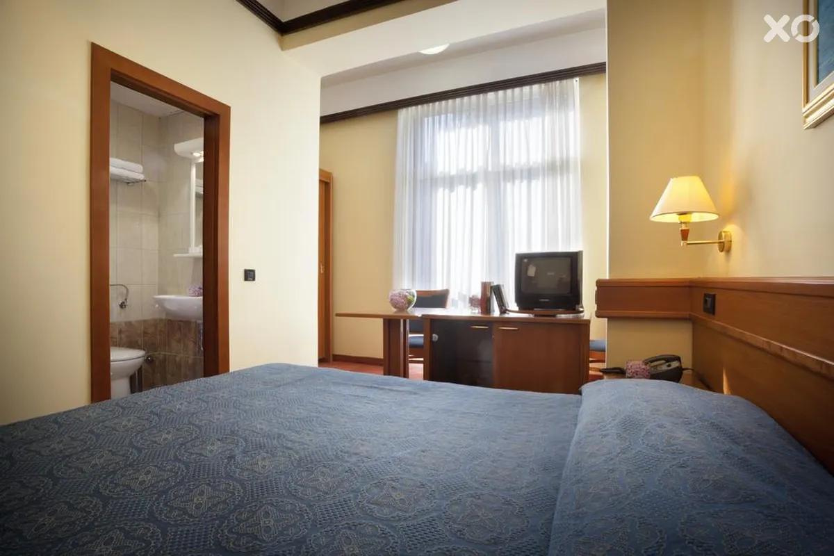 Kristal Hotel