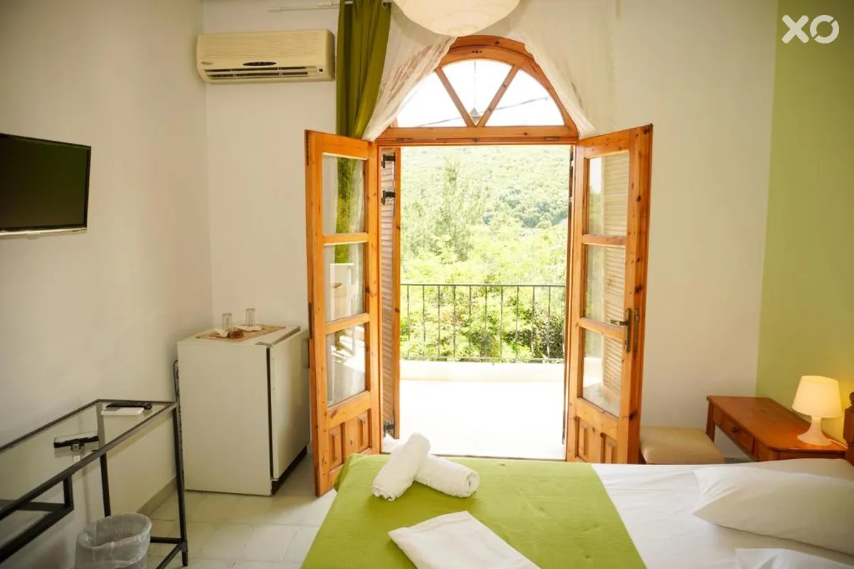 Irida Rooms