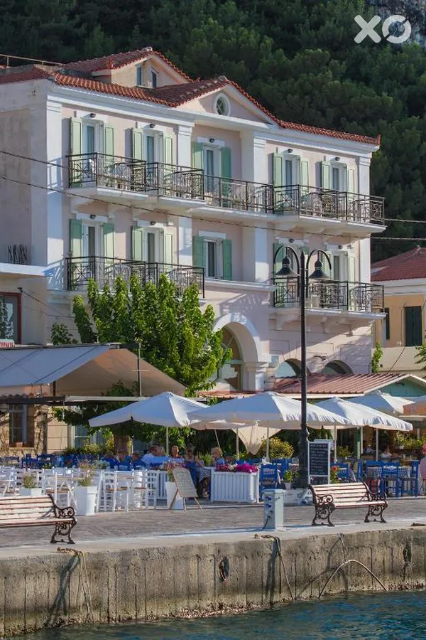 Samaina Port Hotel