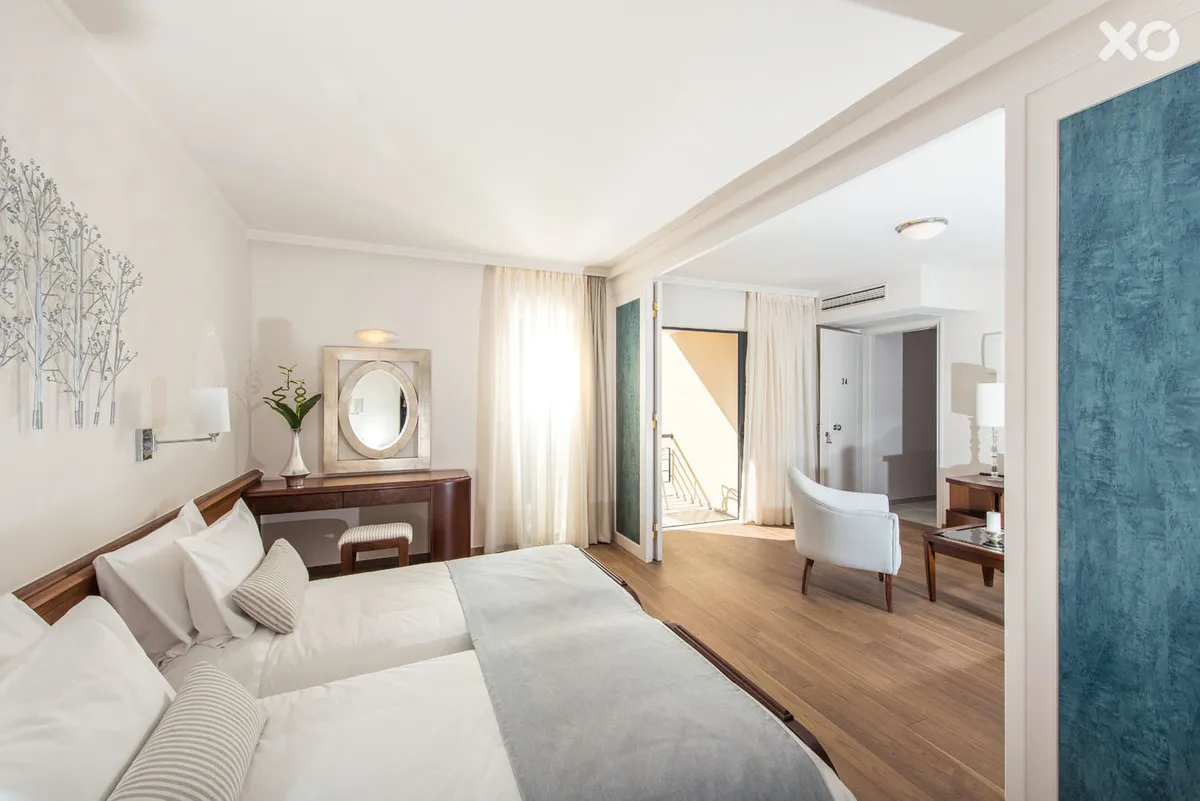 Avra City Hotel