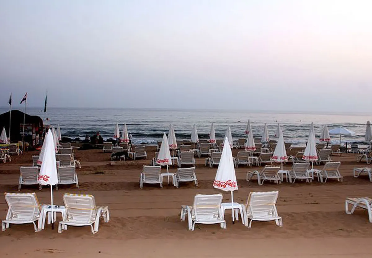 Adella Side Hotel