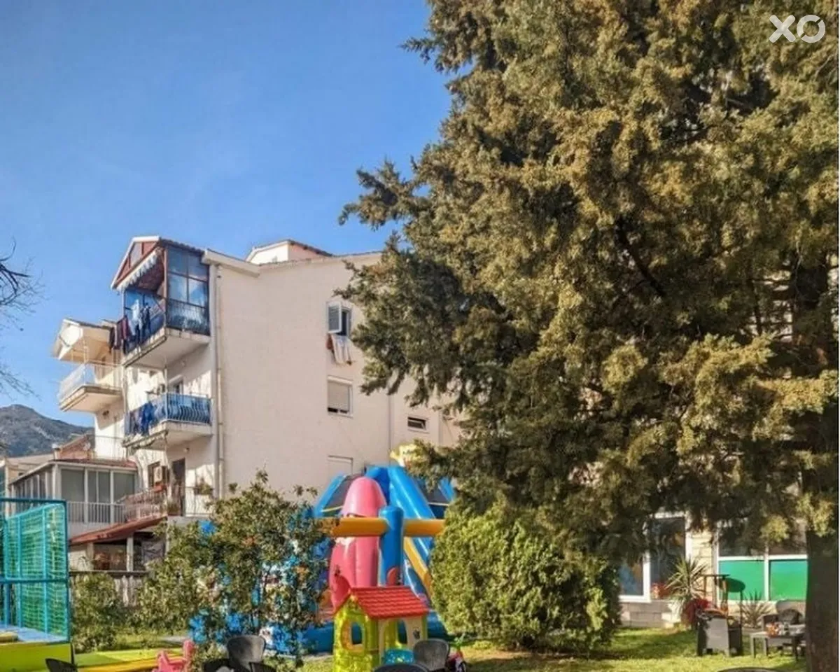 Jana Apartments