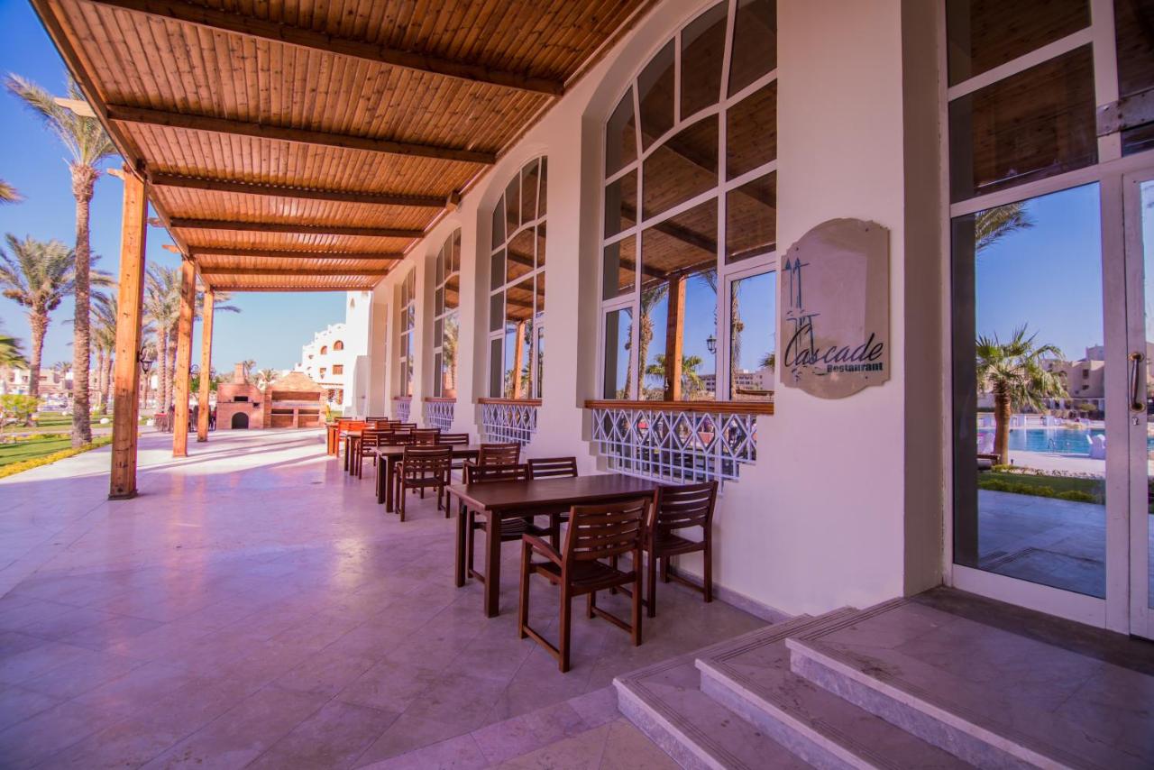 Royal Lagoons Resort & Aqua Park