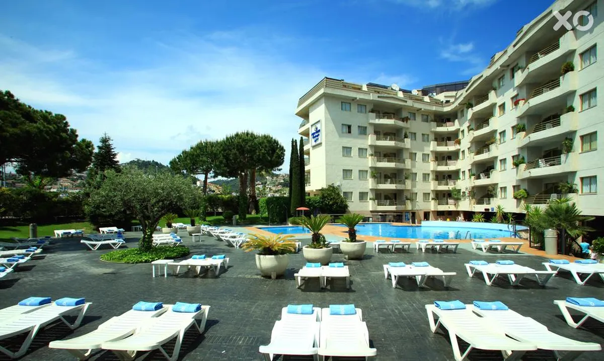 Aqua Hotel Montagut Suites