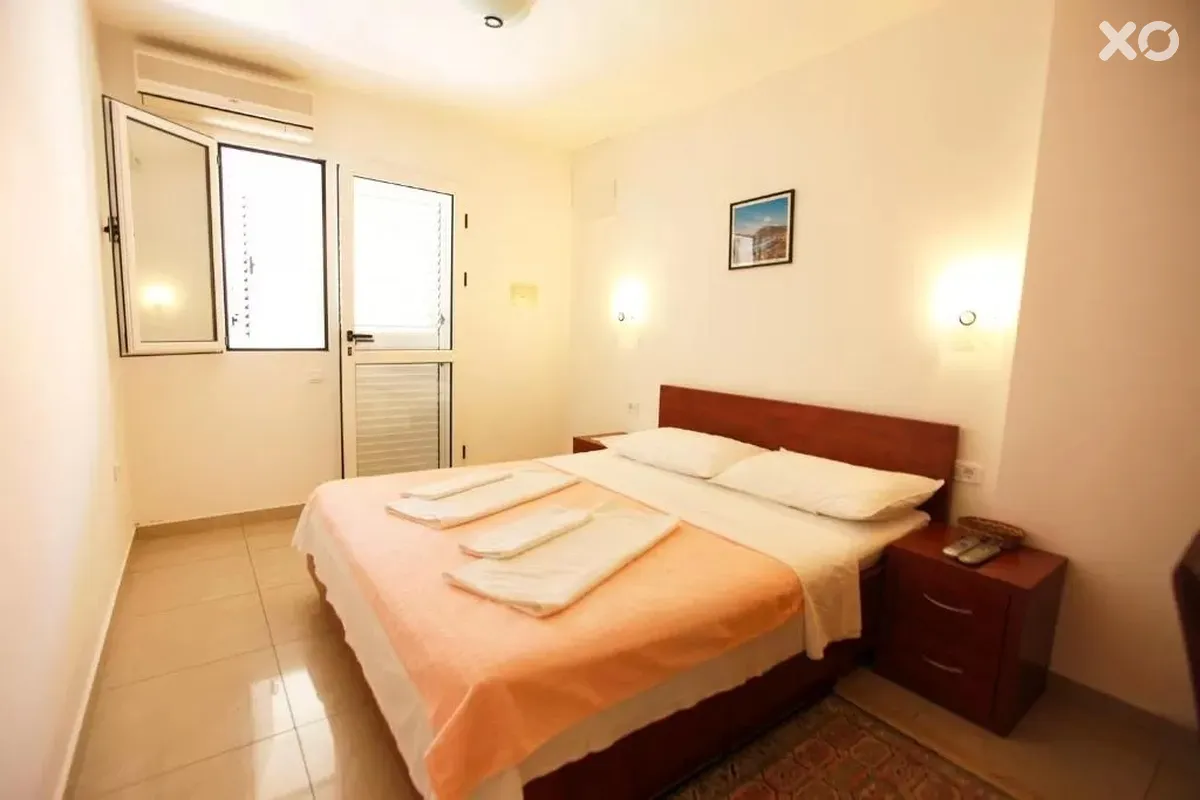 Baron Apartments