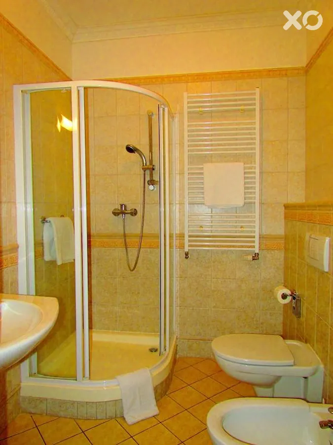 Beautiful Queen Hotel