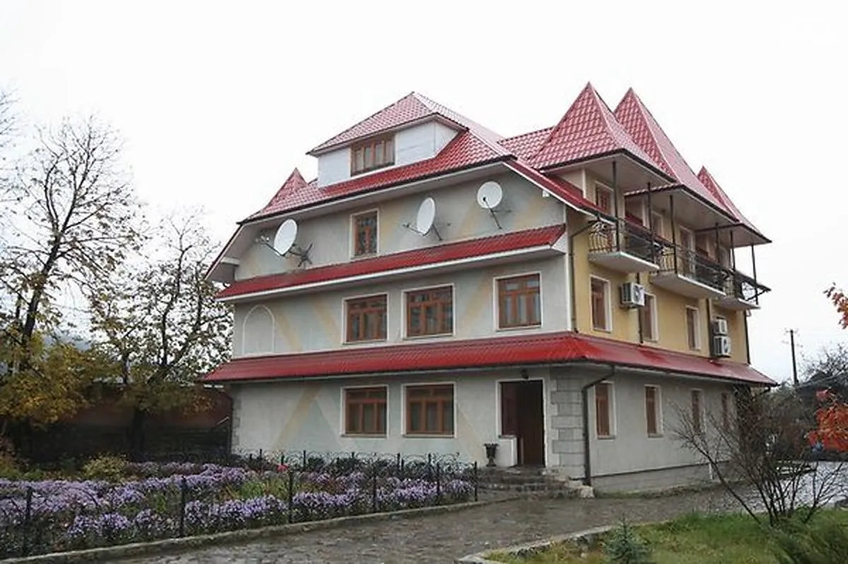 Зорі Карпат