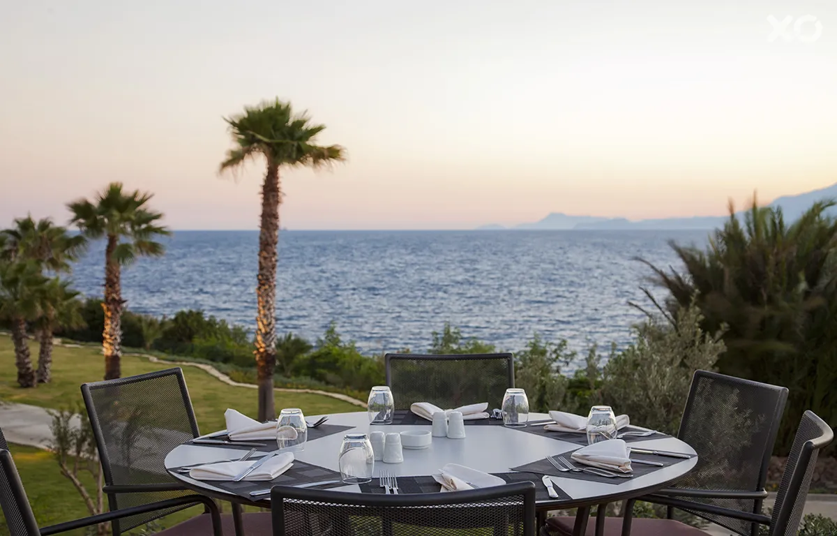 Akra V Hotel