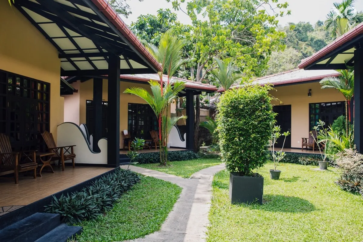 Flower Garden Hotel
