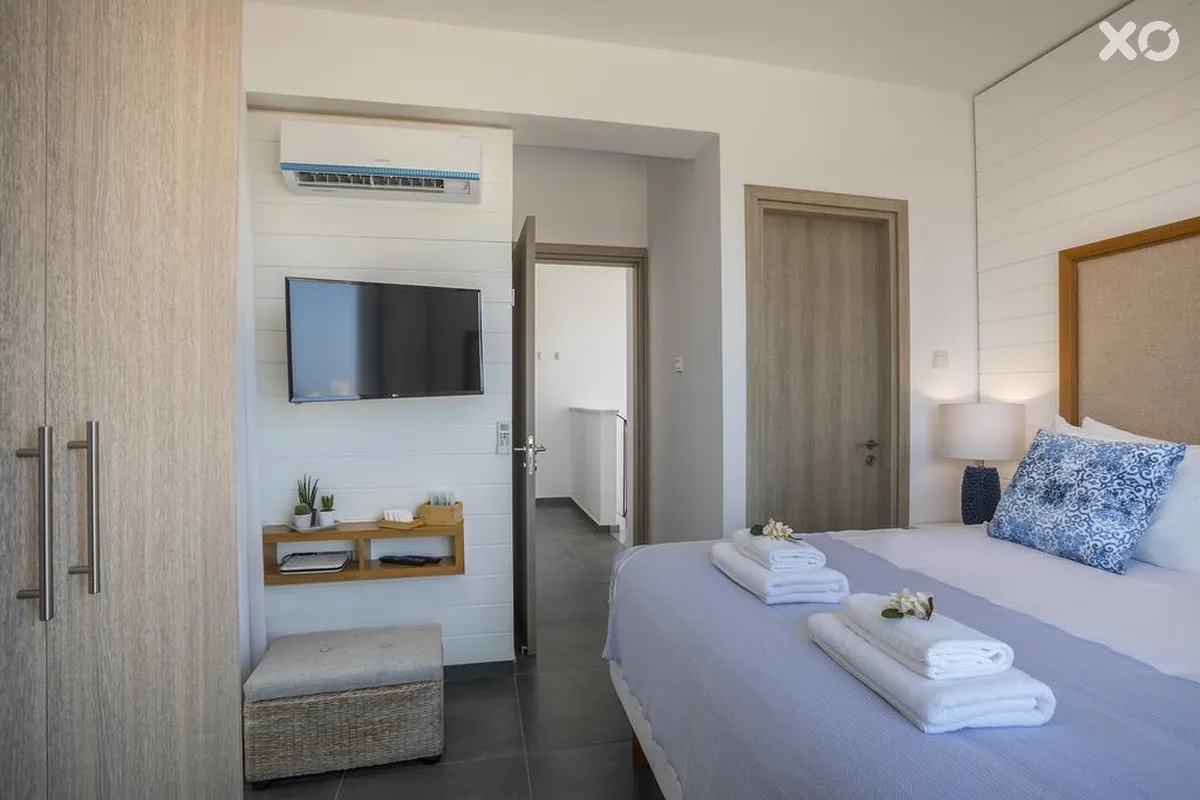 Louis Chris Le Mare Villa