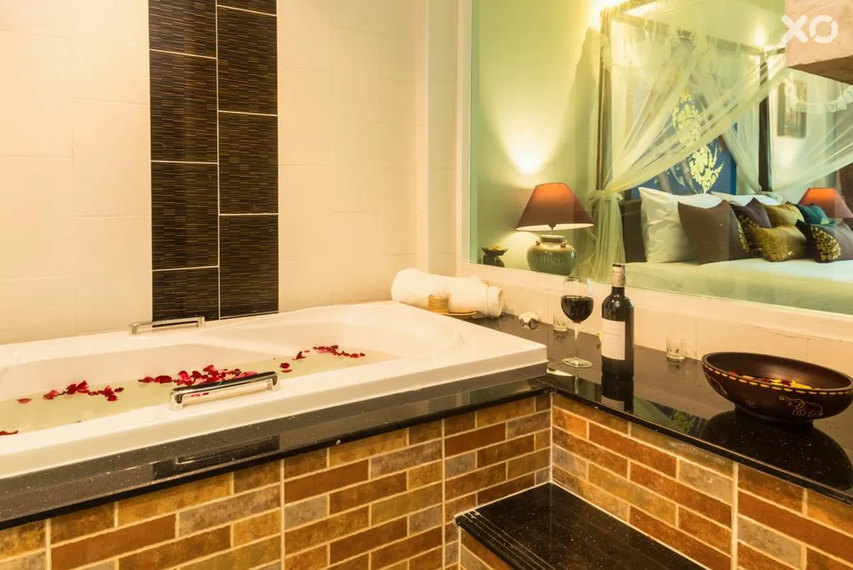 Tanawan Phuket Hotel