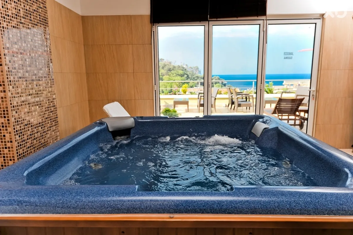 WGrand Hotel