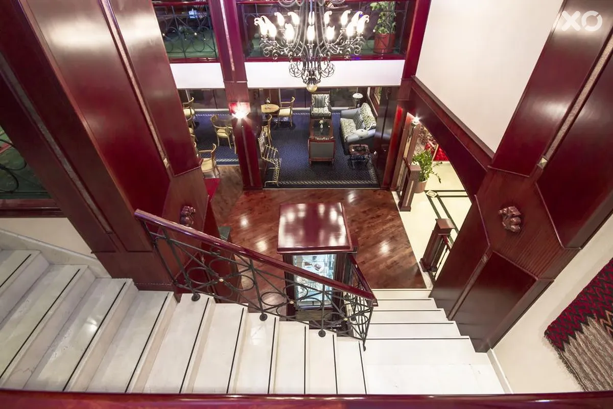 Riviera Hotel