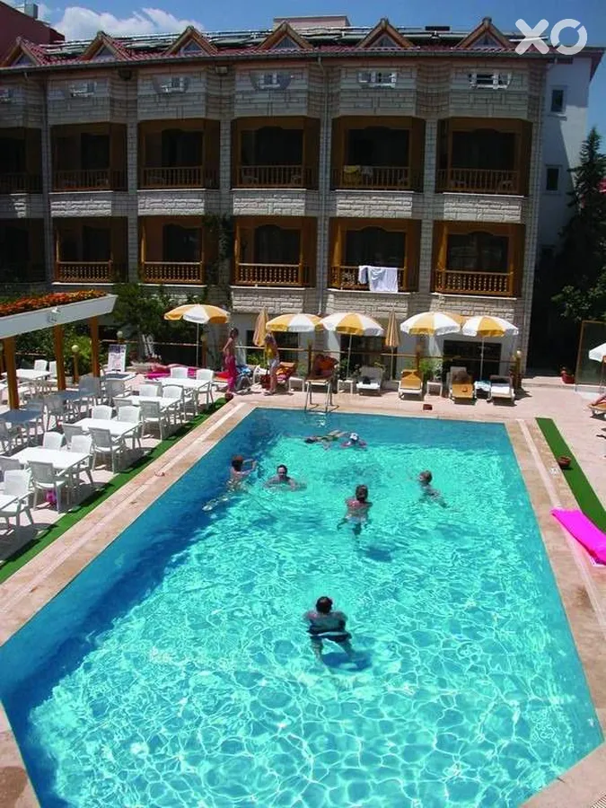 Mr. Crane Hotel