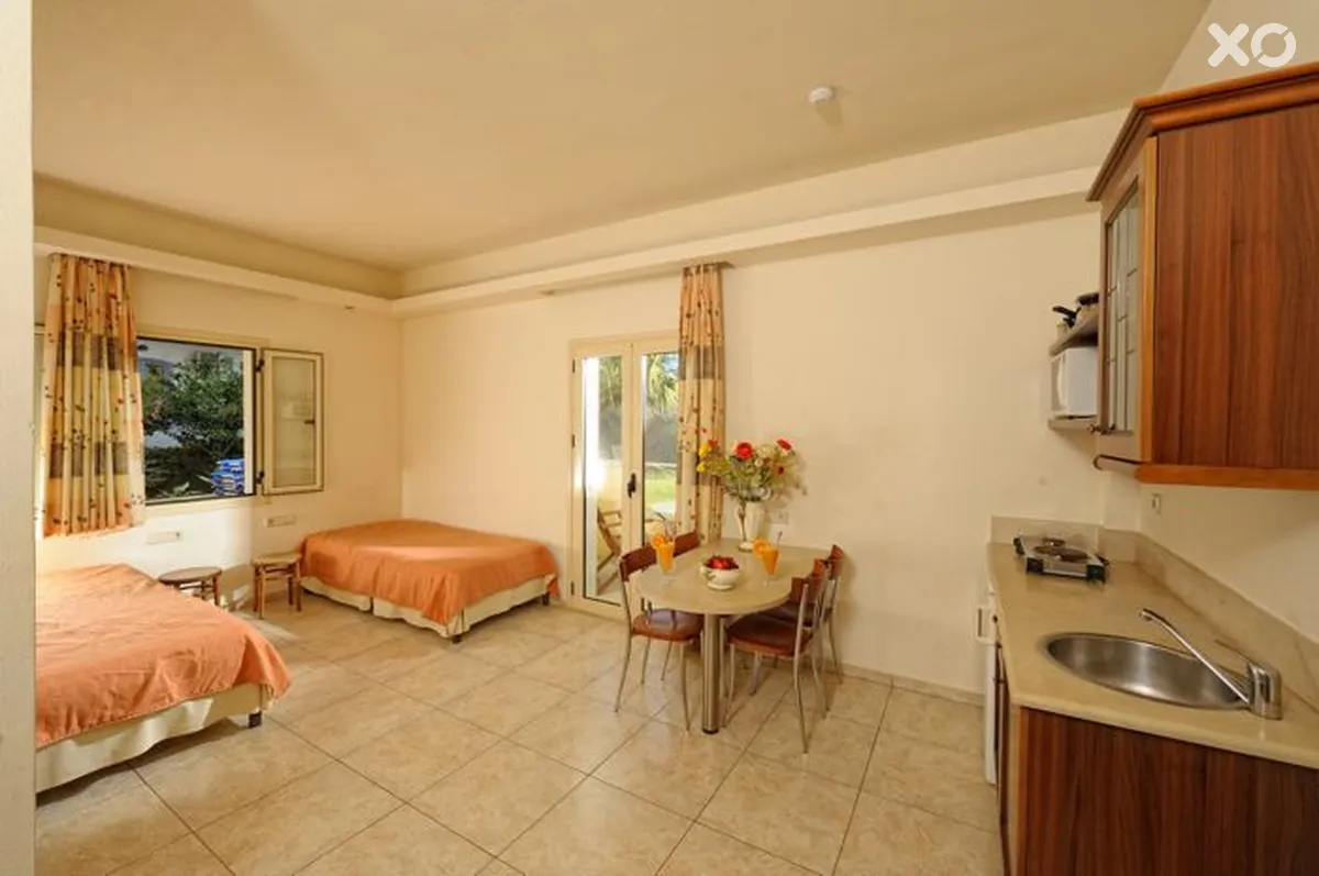 Pela Sofia Apartments