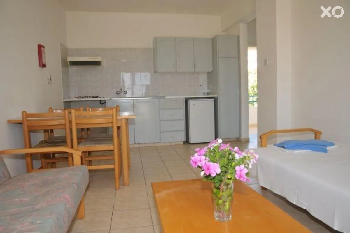 Debbie Xenia Hotel Apartments