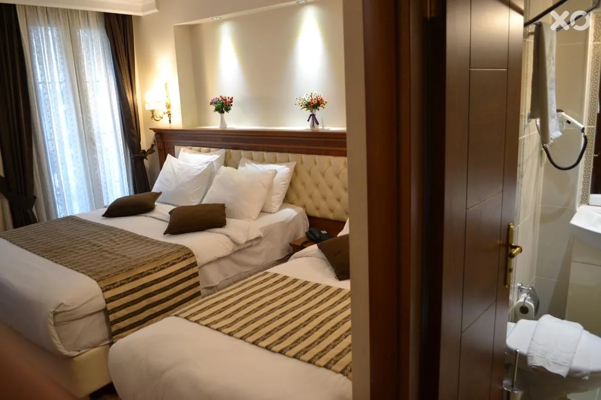 Seven Days Hotel
