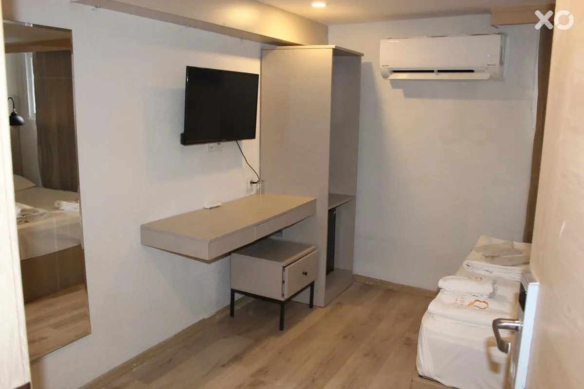 The Lola Hotel
