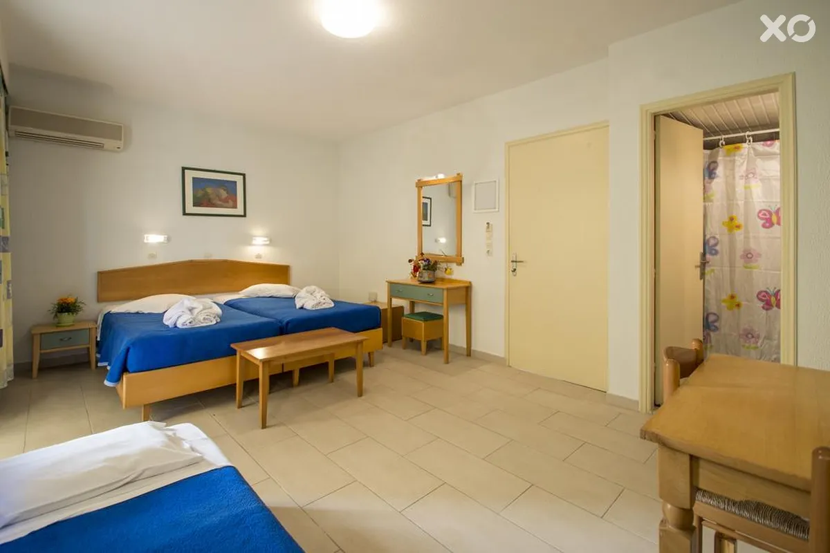 Erato Studios & Apartments