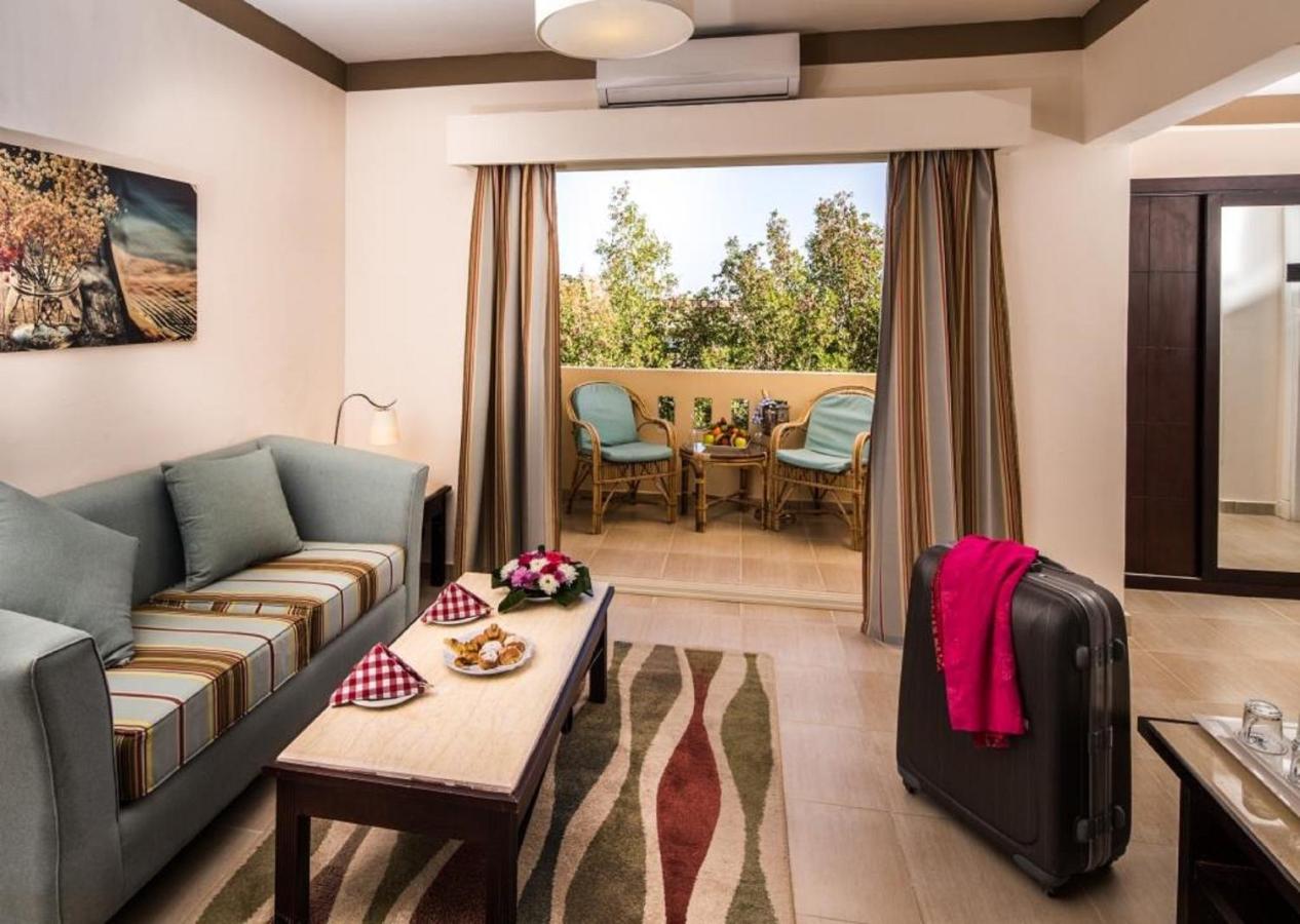 El Karma Aqua Beach Resort