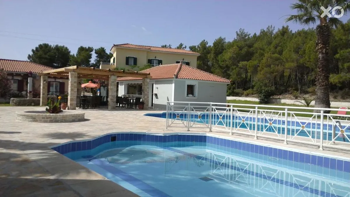 Zeus Hotel