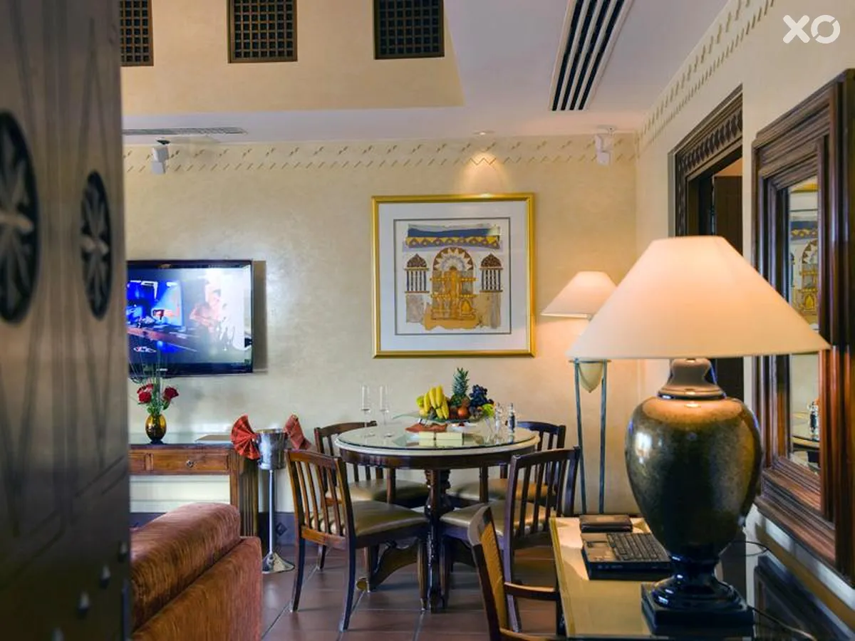 Jumeirah Beach Hotel & Beit Al Bahar Villas