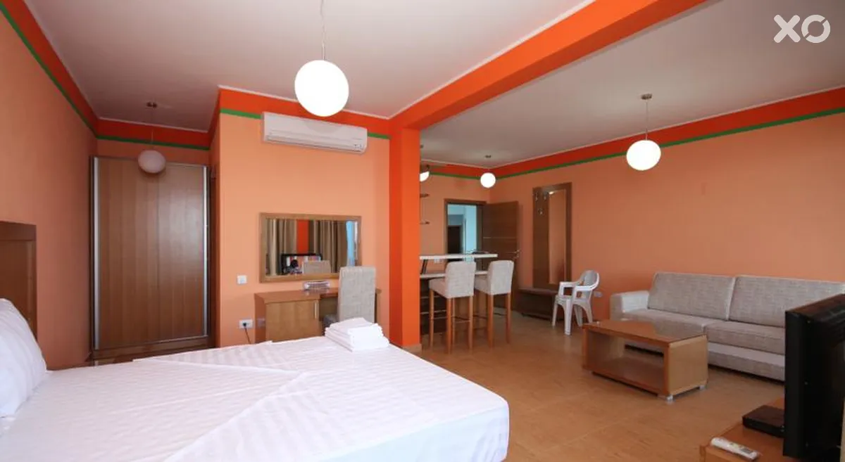 Deus Apartments