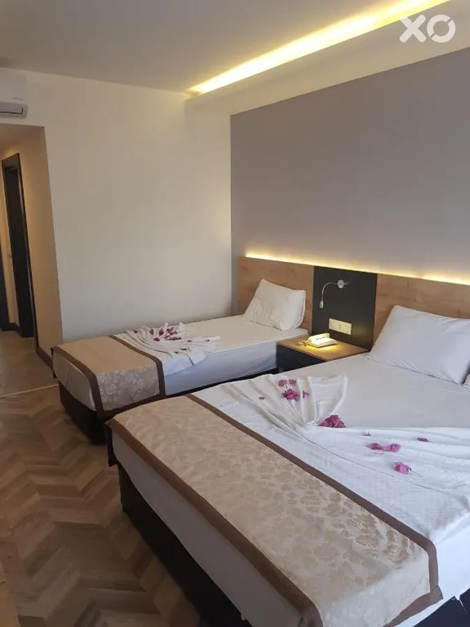 Clover Magic Park Side Hotel
