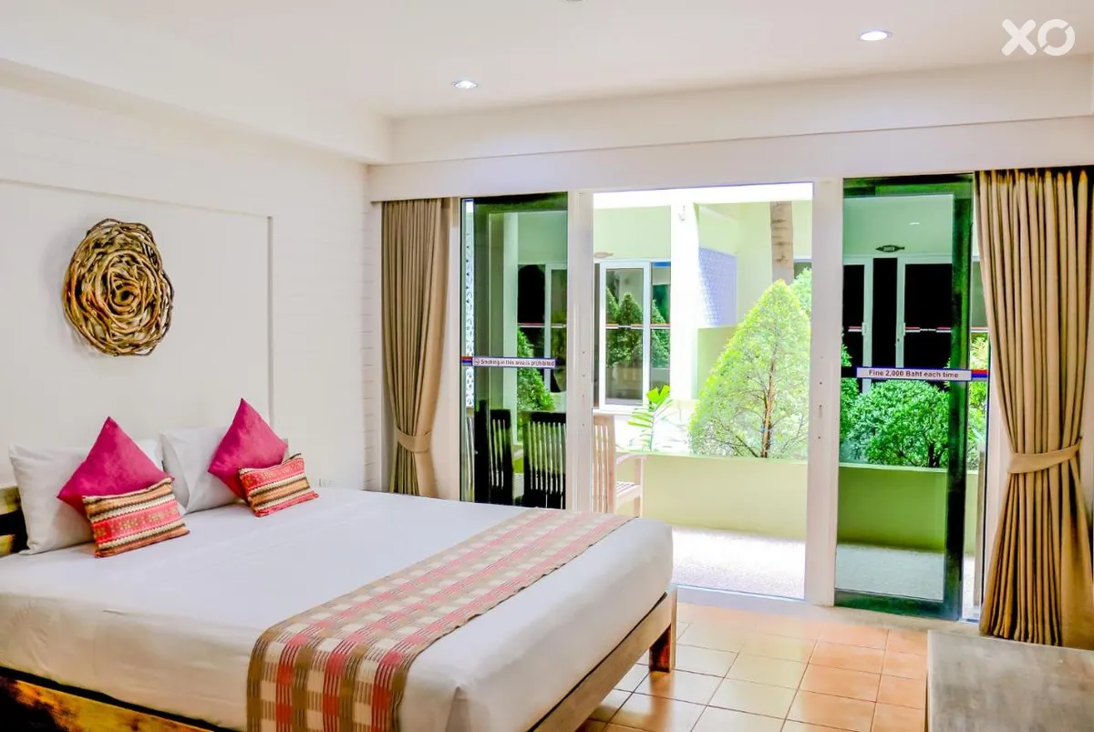 Ark Bar Beach Resort